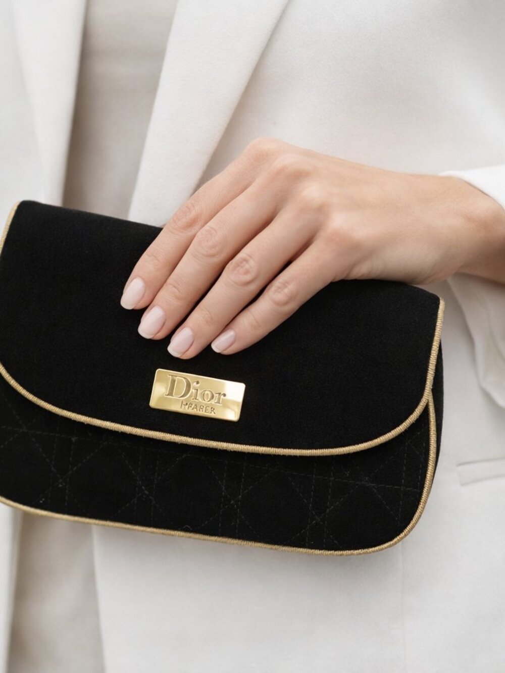 Dior parfums black velvet like cosmetic case bag (9x6)